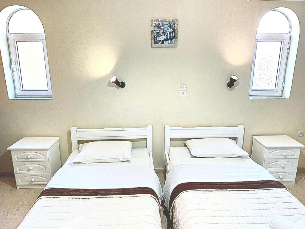 Twin bedroom